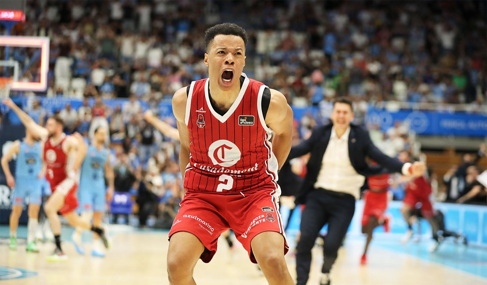 Así celebró el base jamaicano del Casademont Zaragoza, Trae Bell-Haynes, el triunfo que les mantiene en la ACB