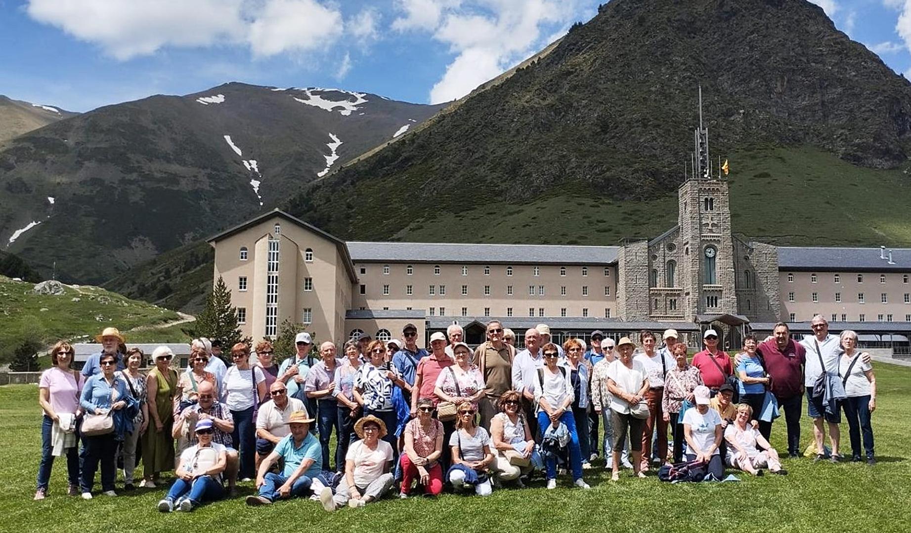 El grupo de jubilaos de Villatuerta durante una de las visitas realizadas en el viaje