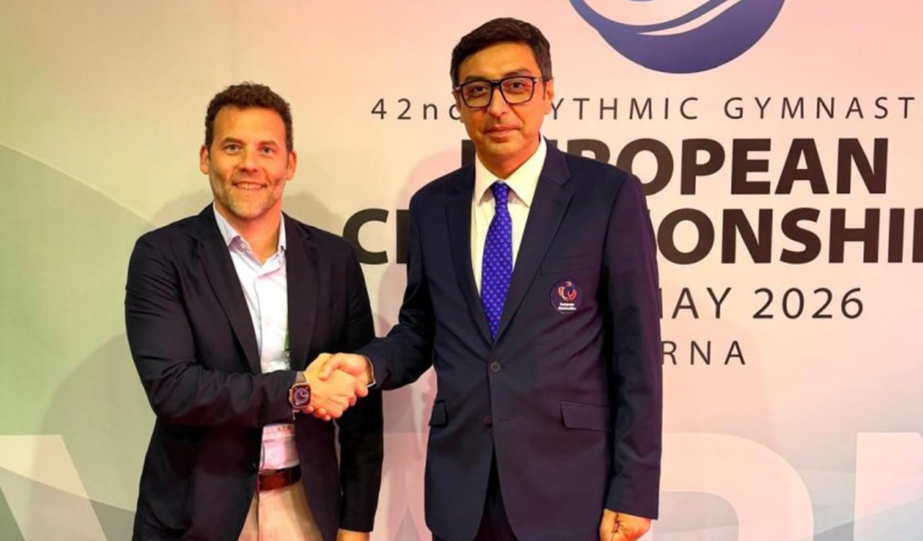 Jesús Carballo (Presidente de la RFEG) y Farid Gayiboy (Presidente de la European Gymnastics), tras la firma del acuerdo