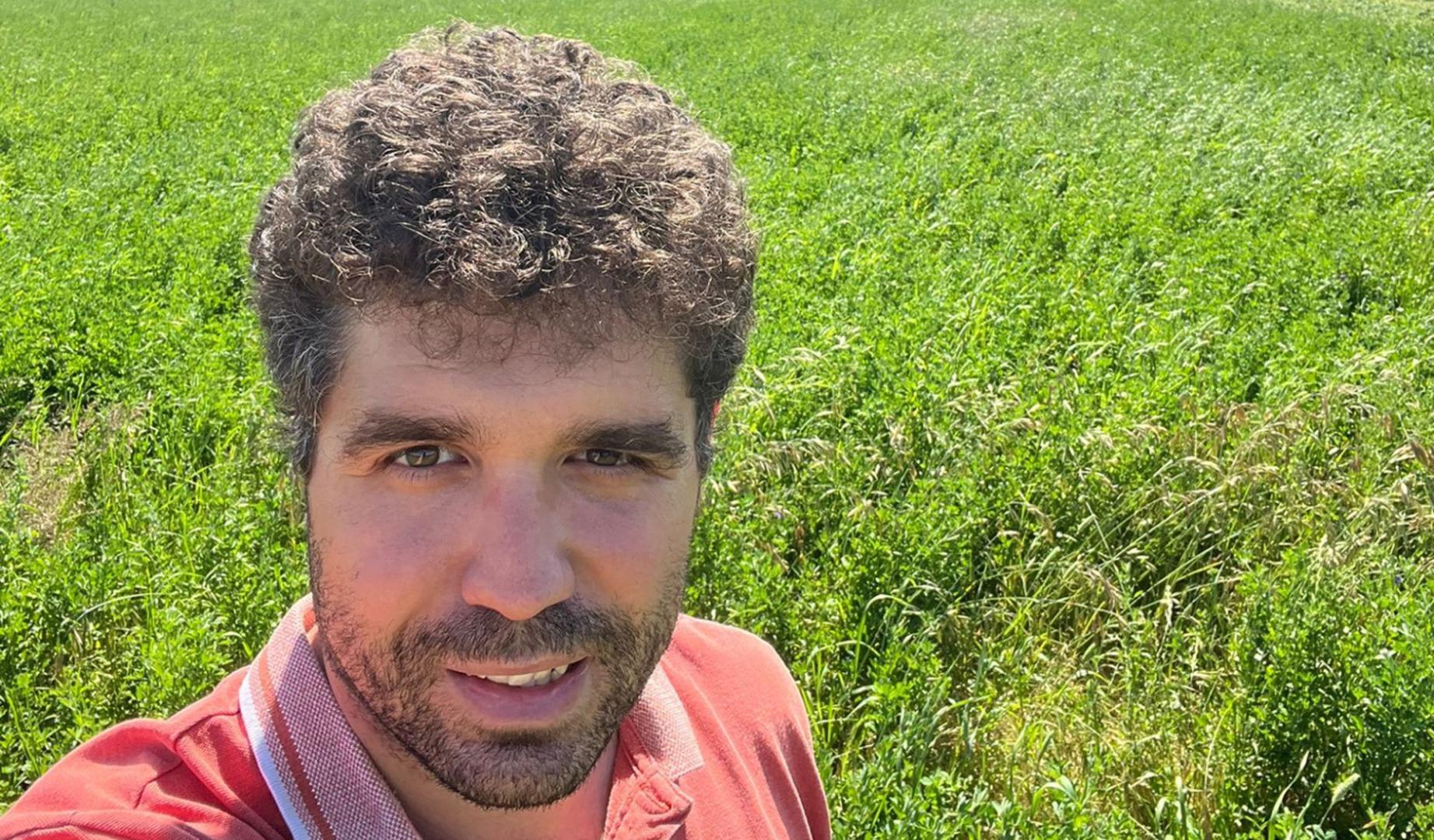Carlos Sánchez Mateo, de 32 años, cerealista de Fontellas