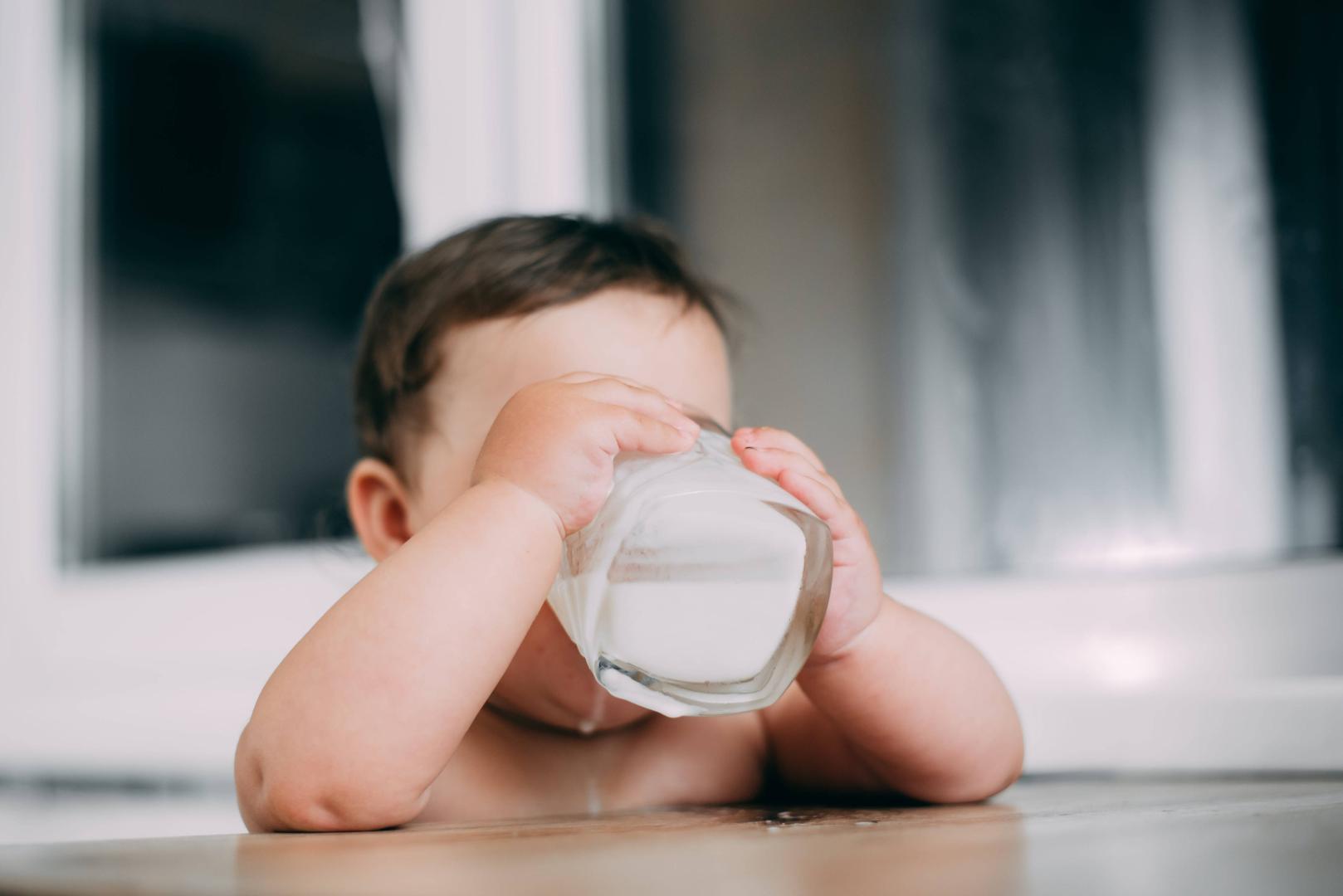 La leche tiene proteínas, vitaminas, minerales, calcio, fósforo... "¡cómo no va a ser un superalimento!", asegura Juanma Garro