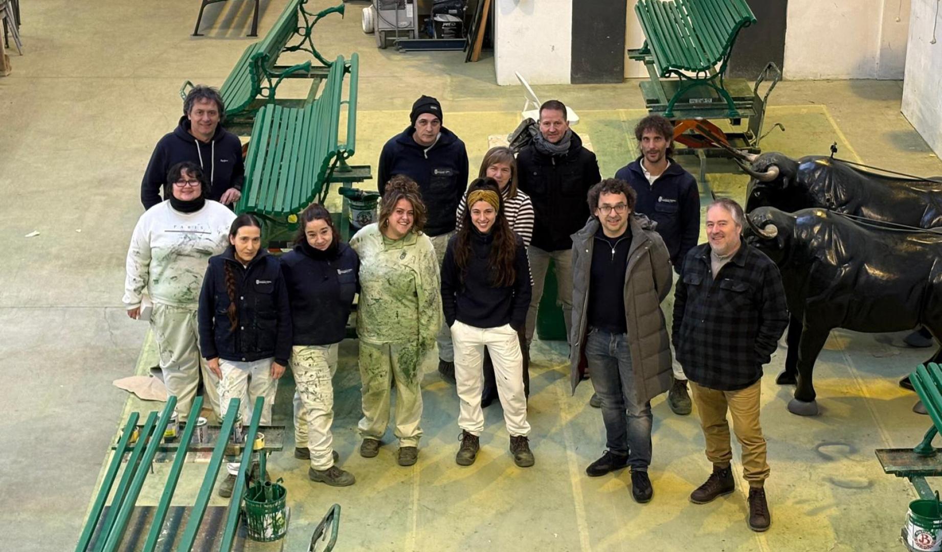 Imagen de los participantes en la iniciativa junto al concejal Txema Mauleón