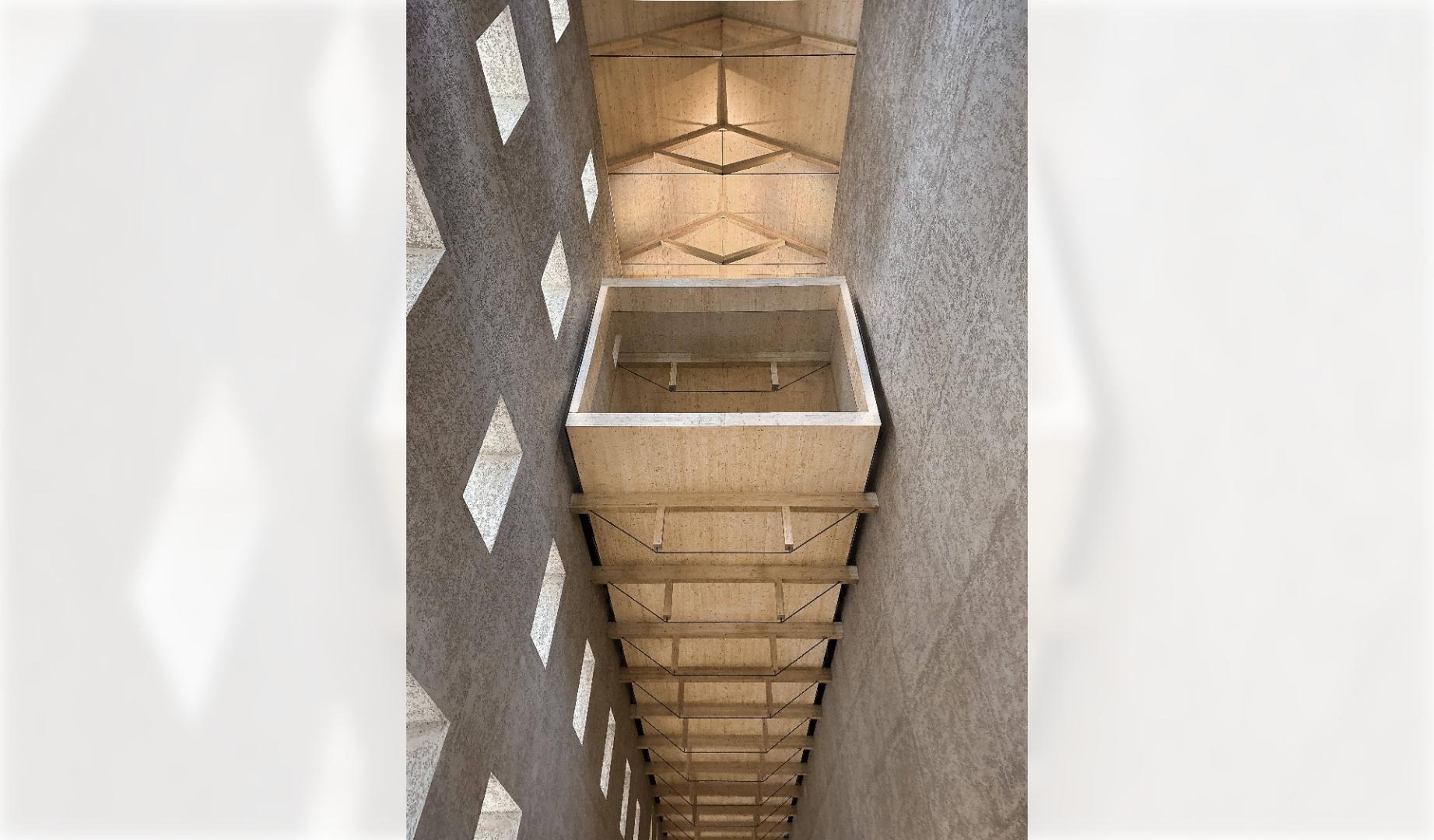 "Tronco ingrávido" en el interior del Euskal Museoa