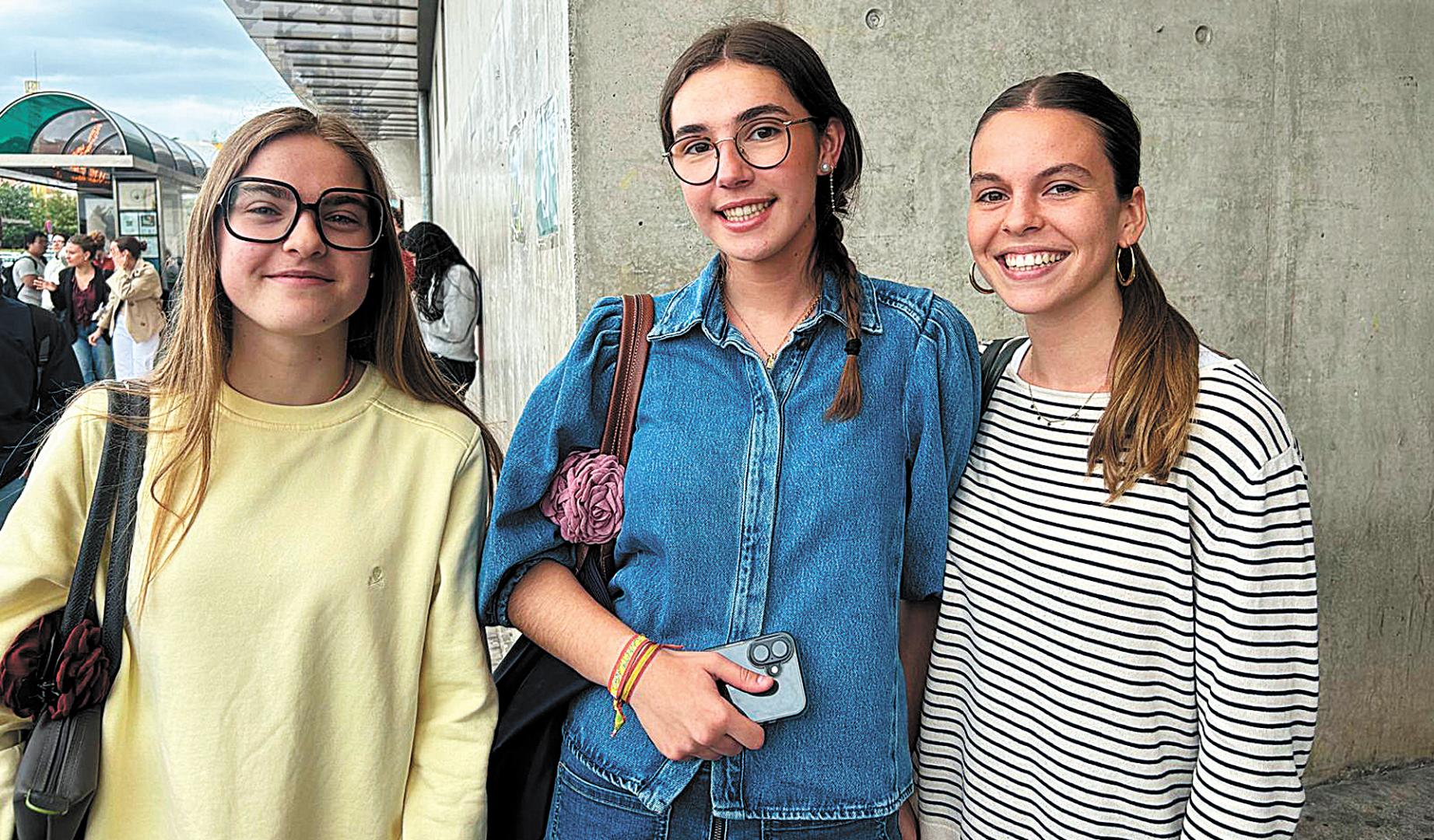 De izda. a dcha., Marta Pérez Zabalza, Ana Soria Sola y Laura Torres del Río