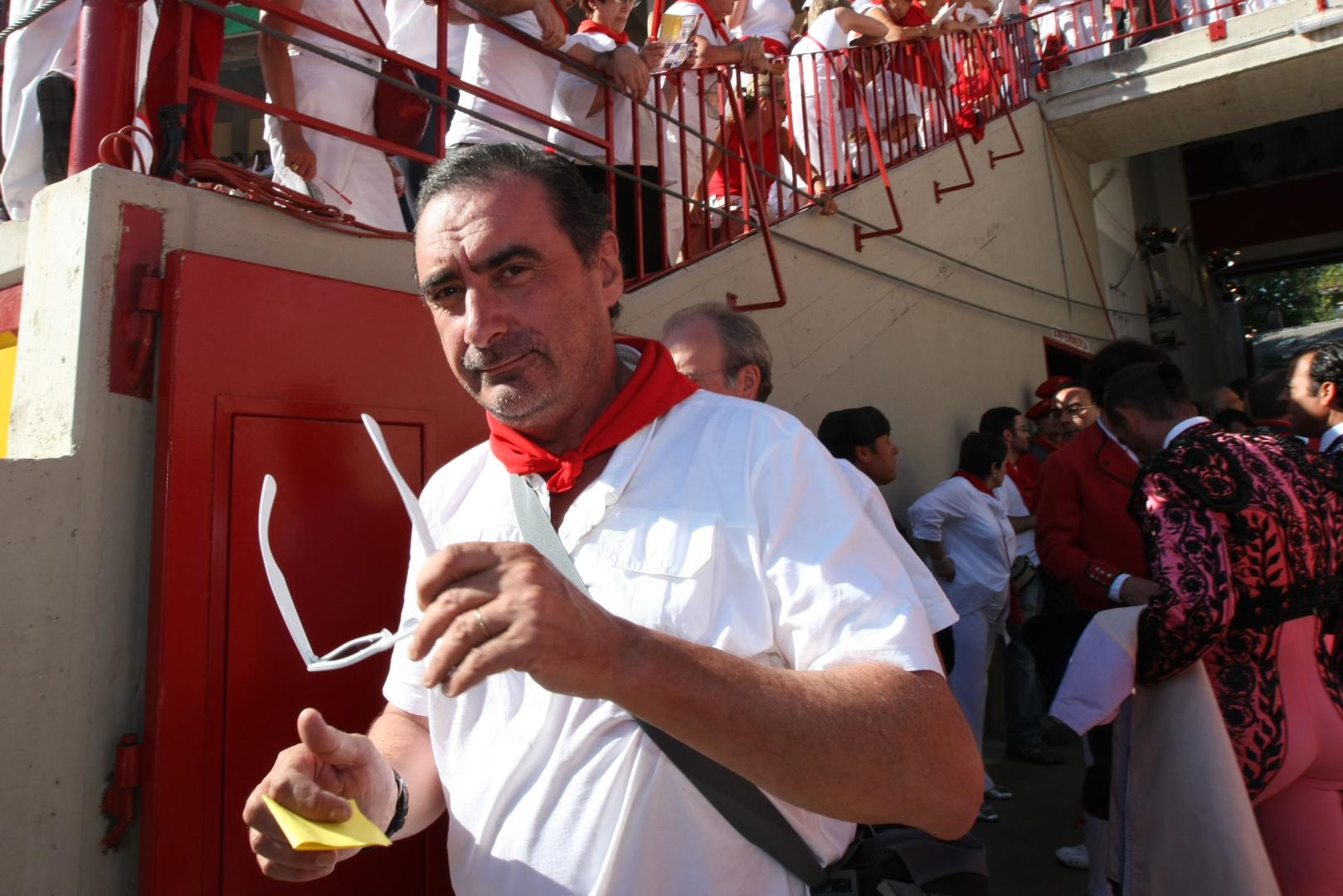 Carlos Herrera suele estar en Sanfermines en años alternos. En la foto, en una corrida de toros de Jandilla de los del año 2009