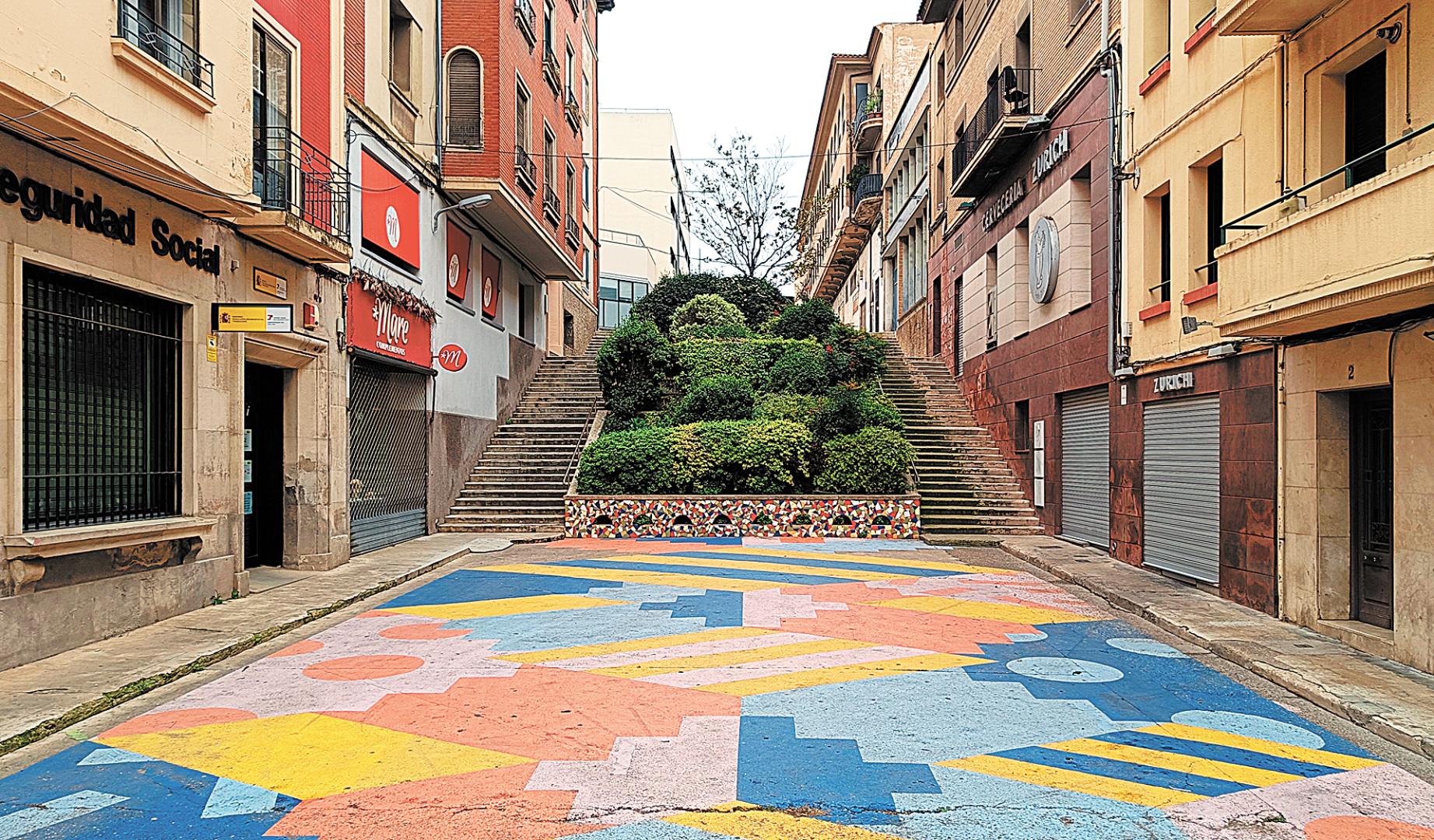 SITUACIÓN ACTUAL Imagen de la calle Manresa y de las escaleras que dan acceso a Valle Salazar