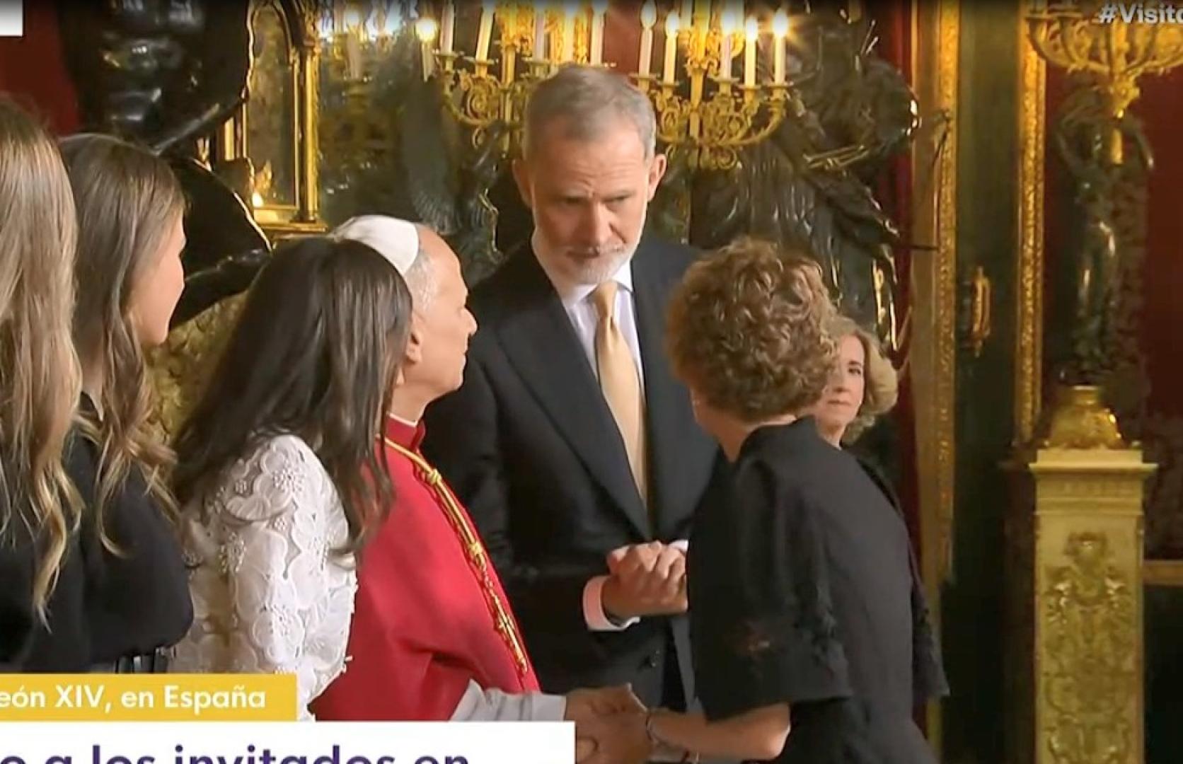 Vídeo: Las palabras del rey al papa en el saludo con María Chivite
