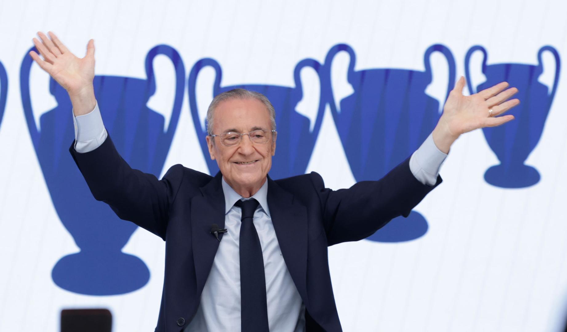 Florentino Pérez ha sido reelegido como presidente del Real Madrid, tras superar en las elecciones al otro candidato, Enrique Riquelme, según anunció Real Madrid TV,