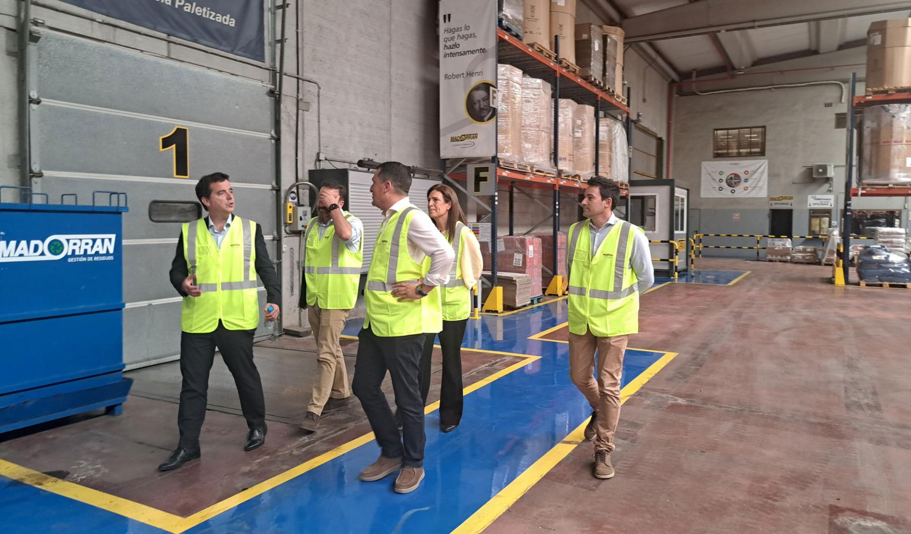 El consejero durante la visita a las instalaciones en Tudela