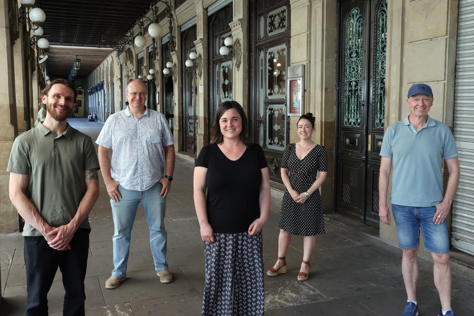 De izda. a dcha: Maxwell von Gunten, Asier Barandiaran, Amaia Iraizoz, Jaione Inda y Mikel Aramburu, de Laia Ikerketa Taldea