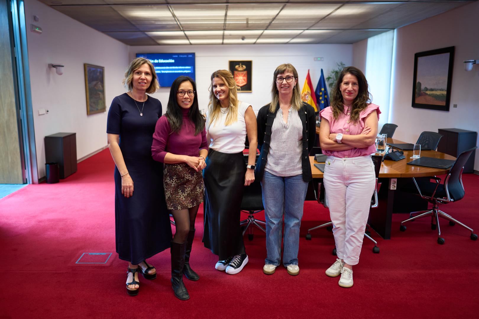 Tatsiana Lotvina, Anne Anh y Aroha López (Reconecta Tudela); Leire Brusau y Susana Heredia (Adolescencia Libre de Móviles Navarra).