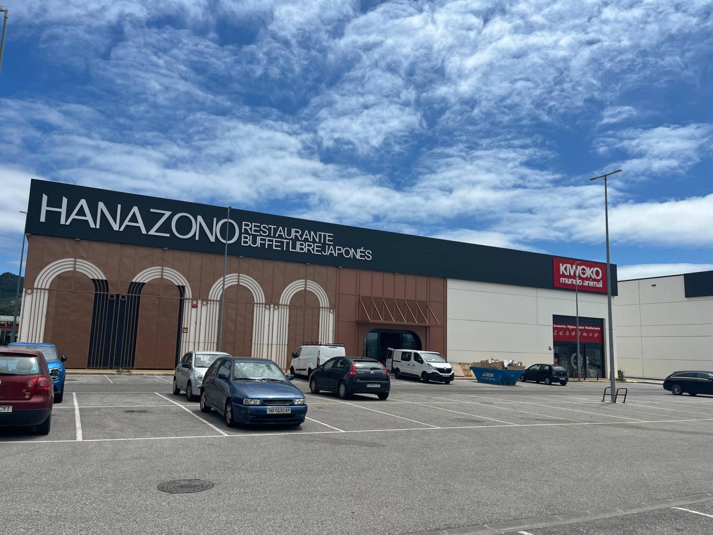 Trabajos, la semana pasada, en la nave que albergará el restaurante de comida asiática en el polígono de Salesianos entre Sarriguren y Olaz