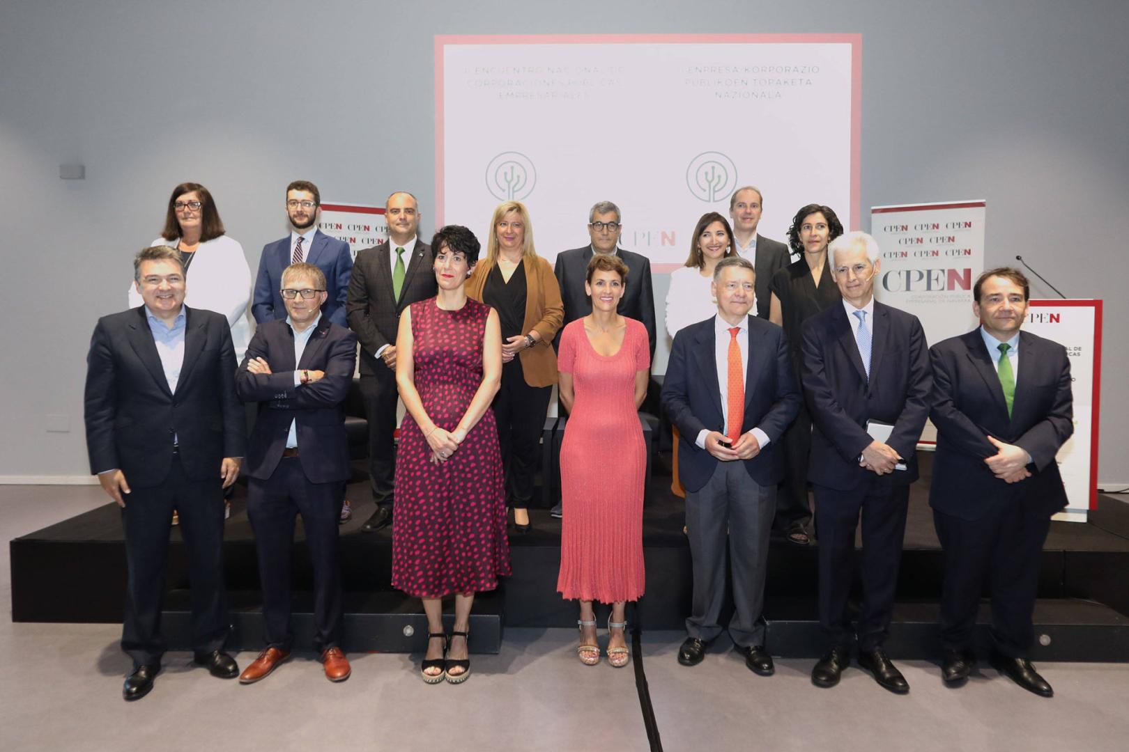 Acto de CPEN de junio de 2022 en el que participó Leire Díez (en la segunda fila, detrás de Elma Saiz y María Chivite)