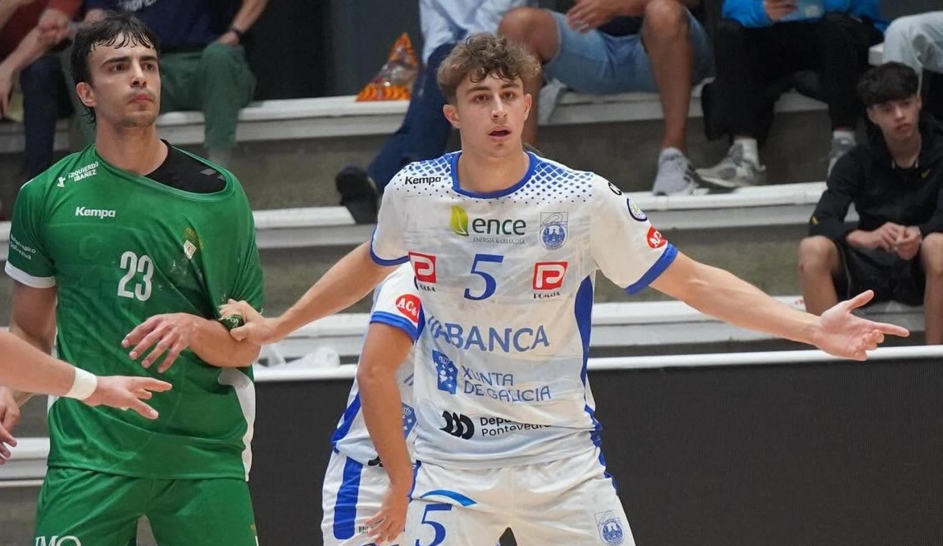 Xoan Fernández, durante el encuentro frente a Anaitasuna en Pontevedra esta pasada temporada