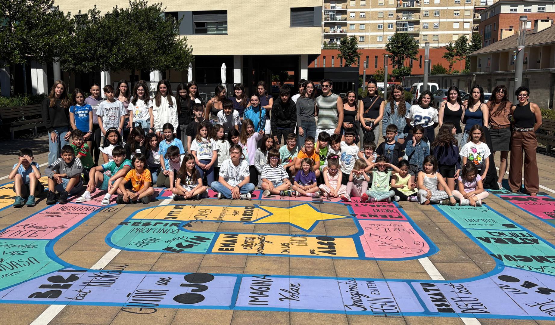 Foto de familia tras la presentación del proyecto trabajado en Ansoáin