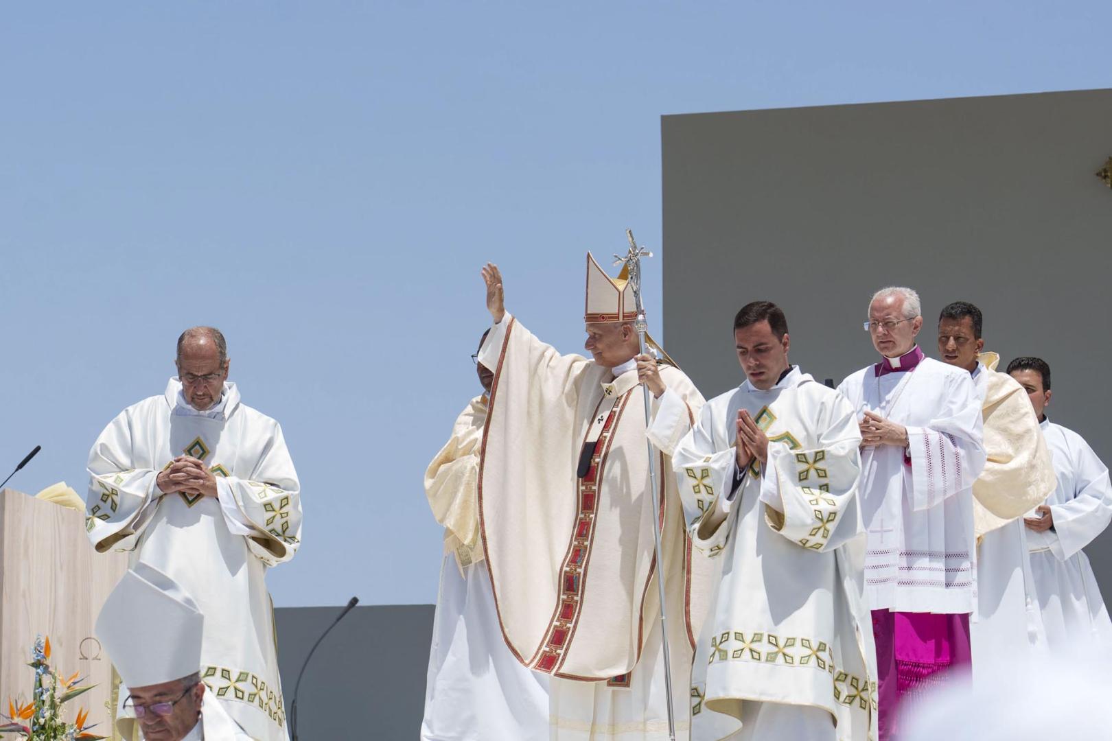 El papa León XIV ha celebrado este viernes una misa multitudinaria en el puerto de Santa Cruz de Tenerife