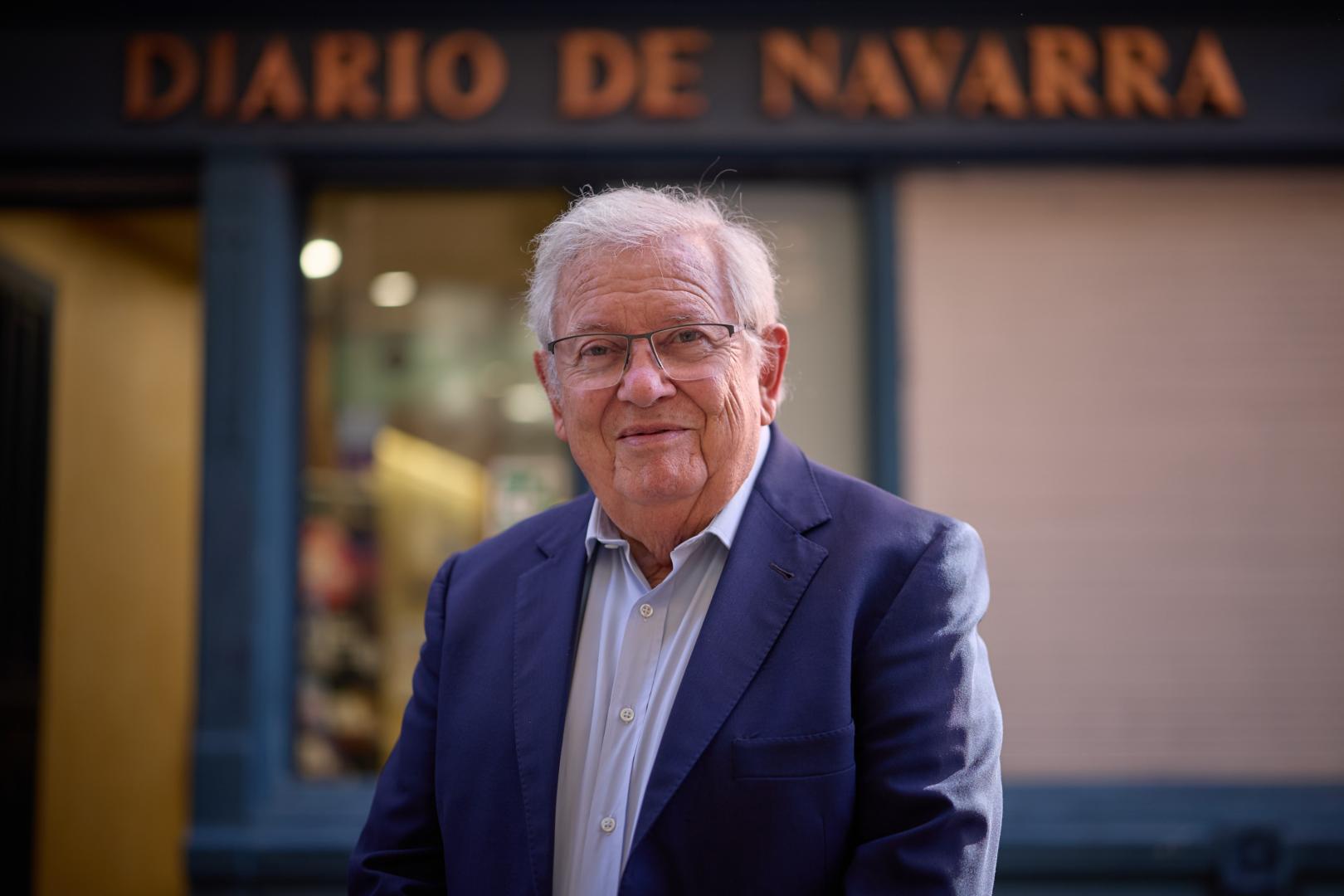 La sede de ‘Diario de Navarra’ en la calle Zapatería acogió este viernes la presentación del último libro de Fernando Jáuregui, ‘Quemados’