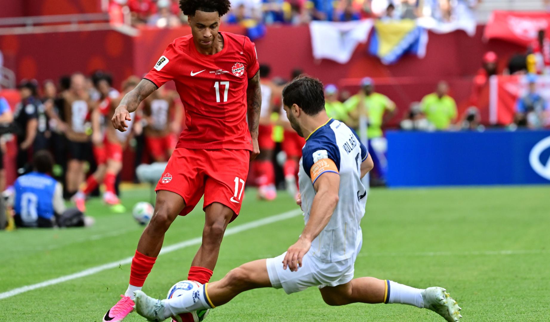 Tajon Buchanan se mide a Sead Kolasinac