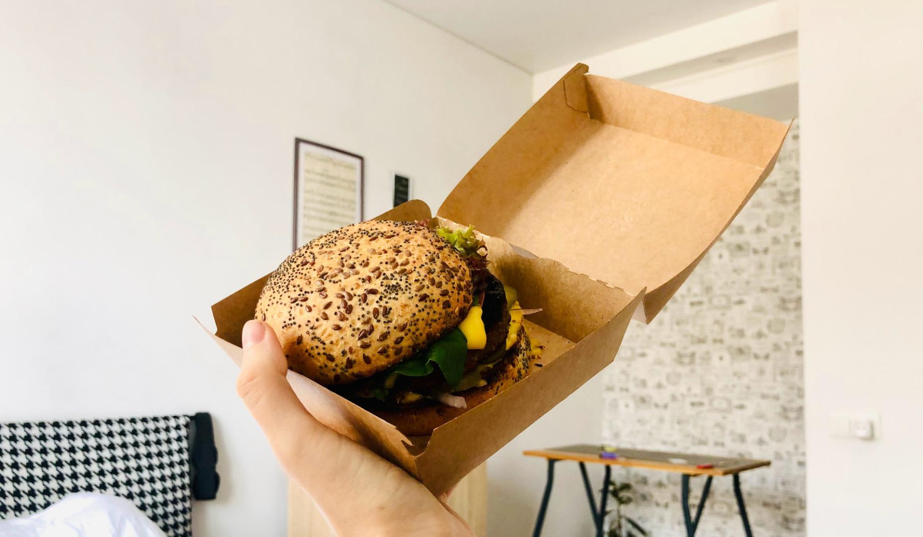 Las hamburguesas, uno de los platos que se piden a domicilio