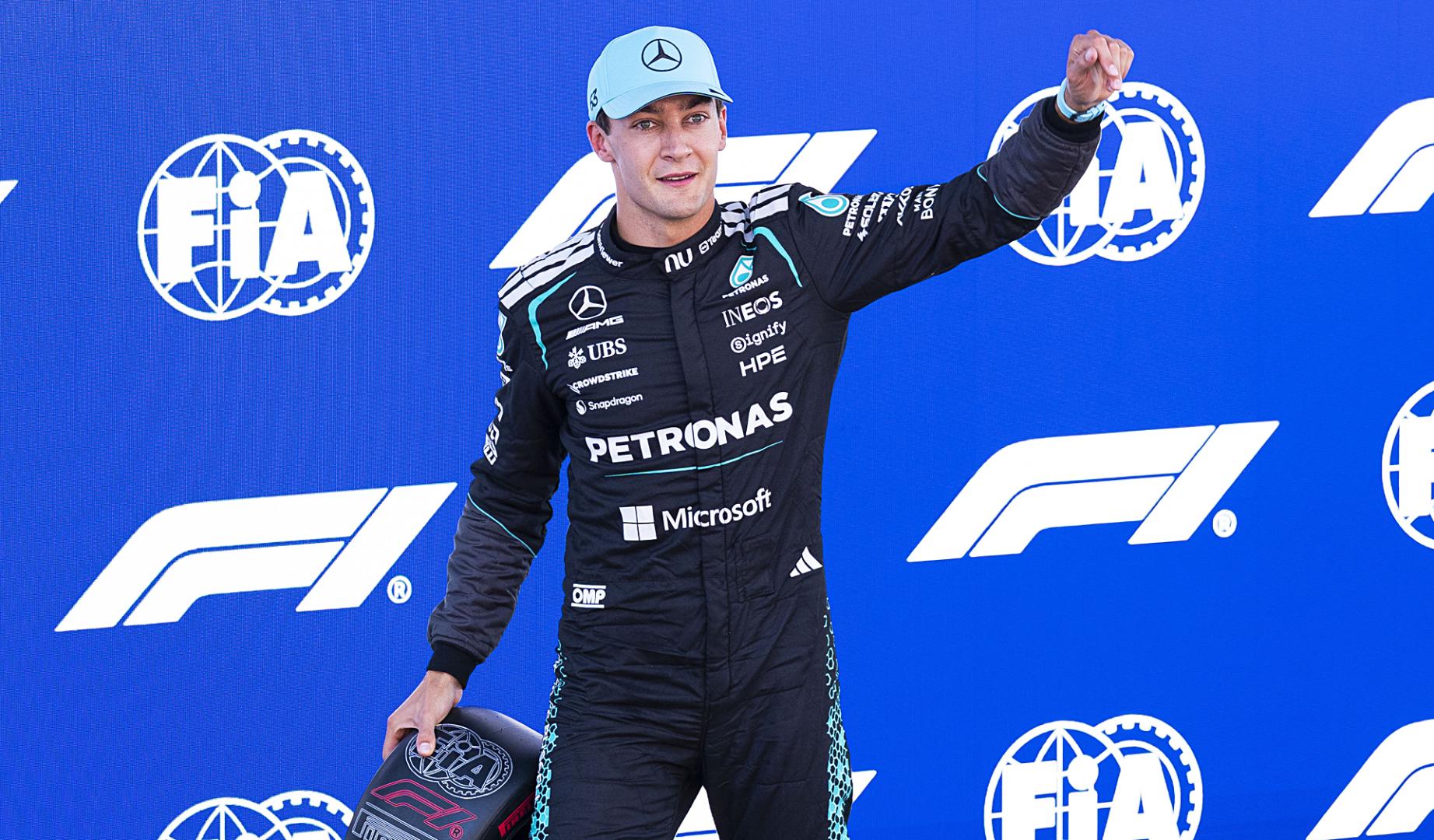 El piloto británico del equipo Mercedes George Russell consigue la pole position después de la clasificación previo al Gran Premio de Fórmula 1 de Barcelona-Cataluña.