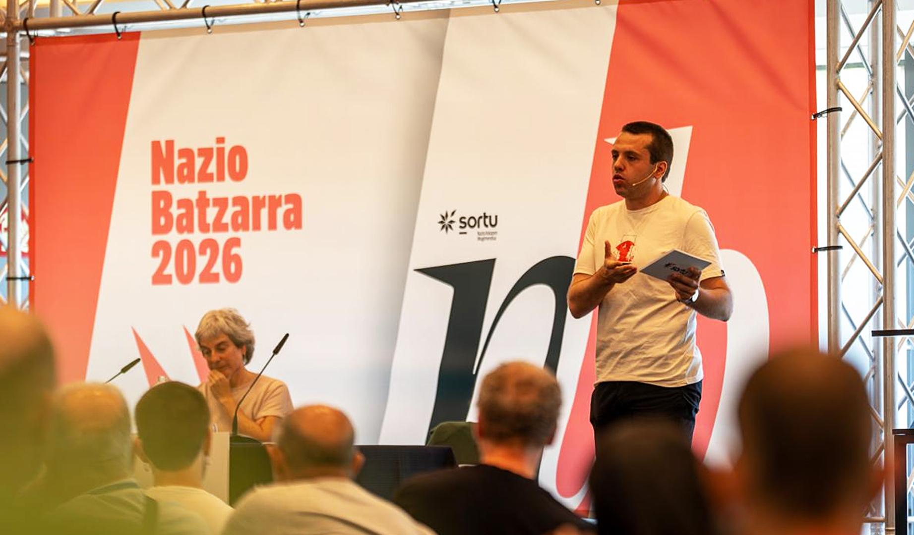 Xabier Iraola durante la asamblea de Sortu celebrada en Baluarte