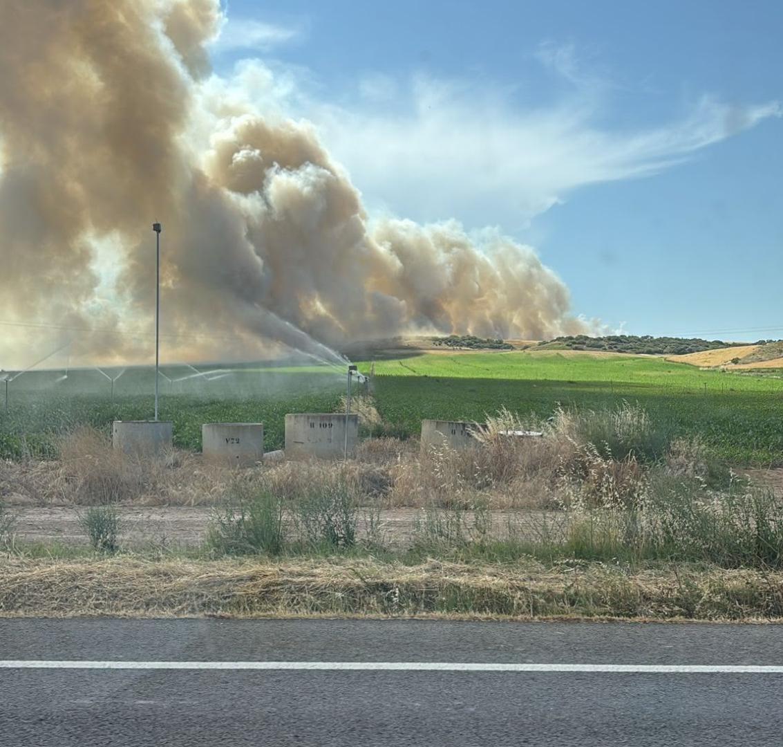 Vista del incendio desde la carretera N-121