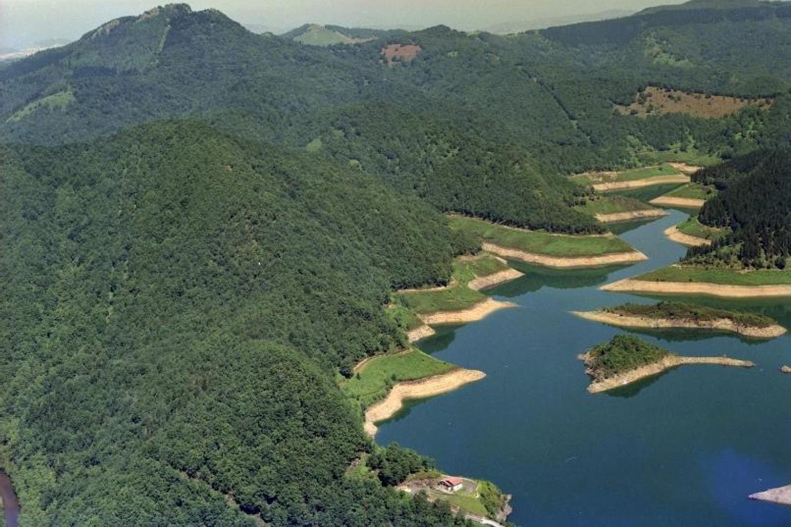 Embalse de Añarbe en Goizueta