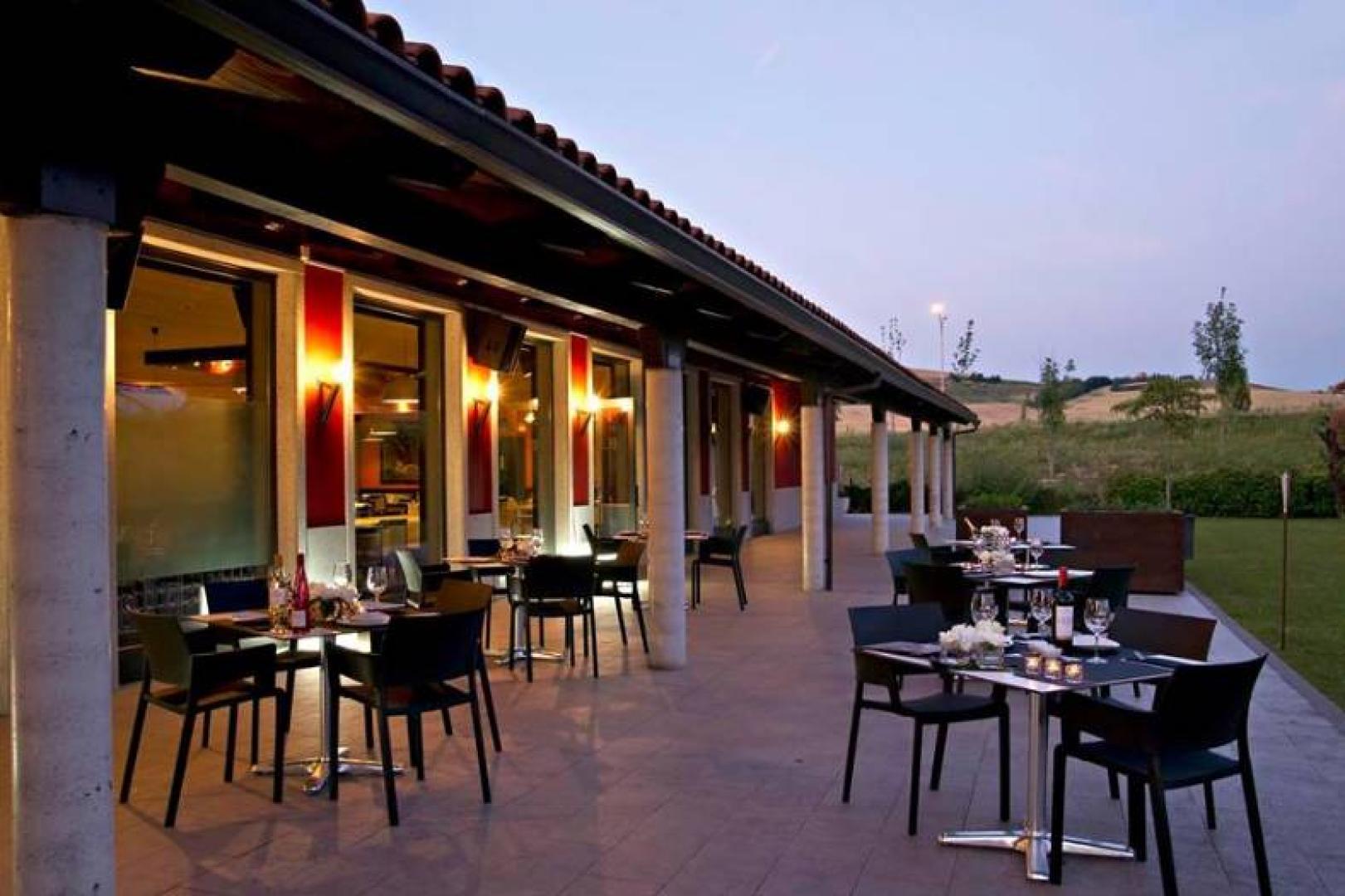 La terraza del restaurante La Hacienda es el lugar perfecto para pasar estas noches de verano
