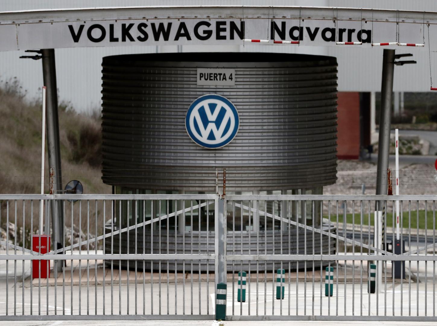 Puerta de acceso a Volkswagen Navarra desde el parque de proveedores