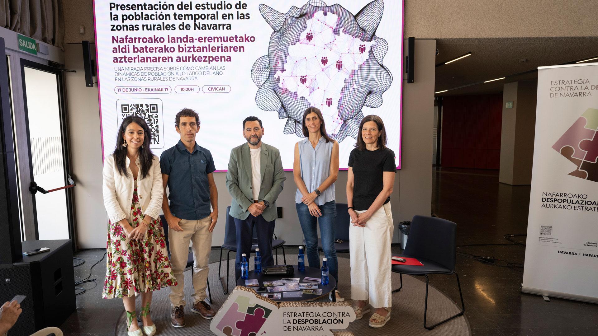 Participantes en la presentación del 'Estudio sobre el impacto real de la población temporal en las zonas rurales de Navarra'