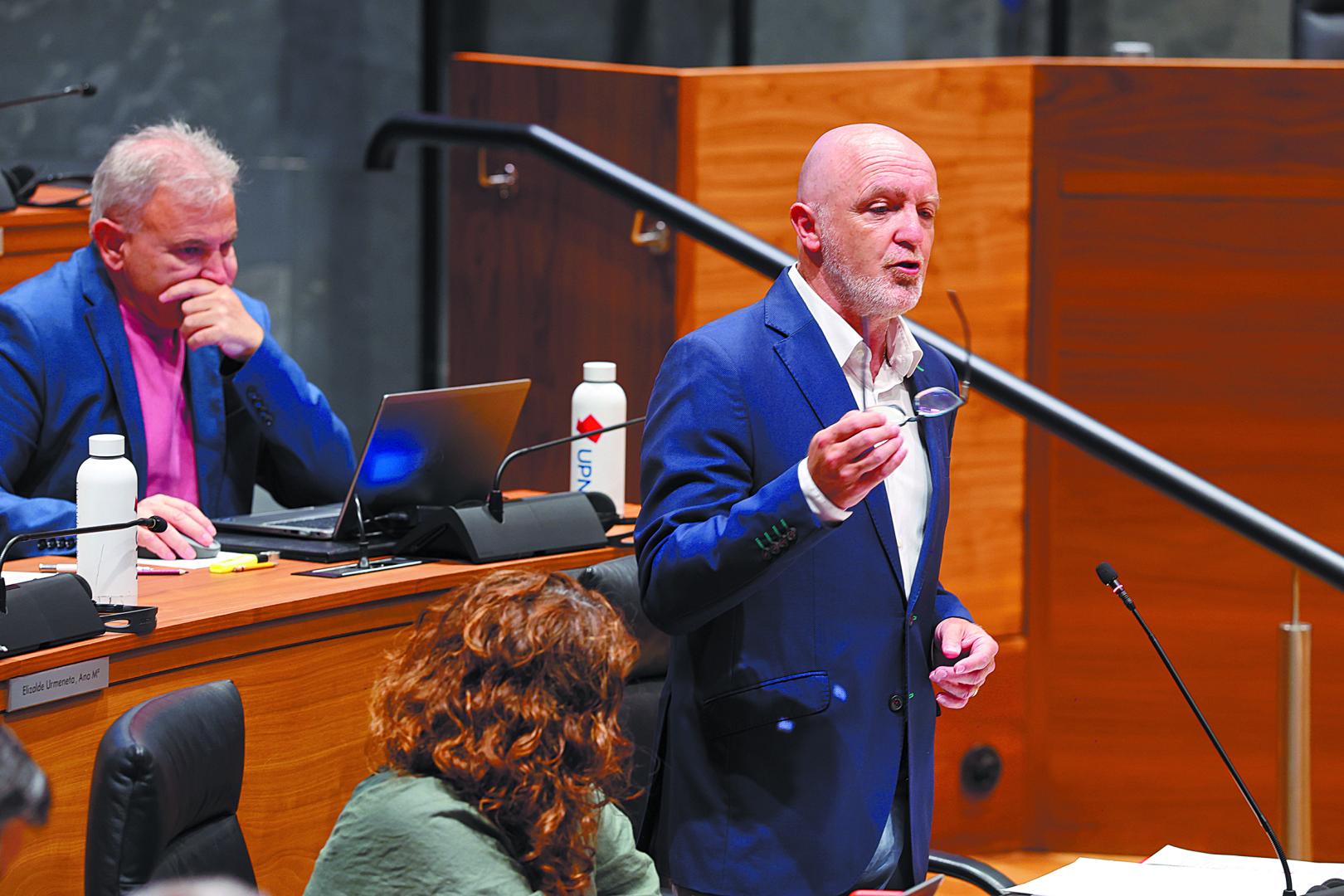 Javier Esparza (UPN), en el pleno del Parlamento de Navarra