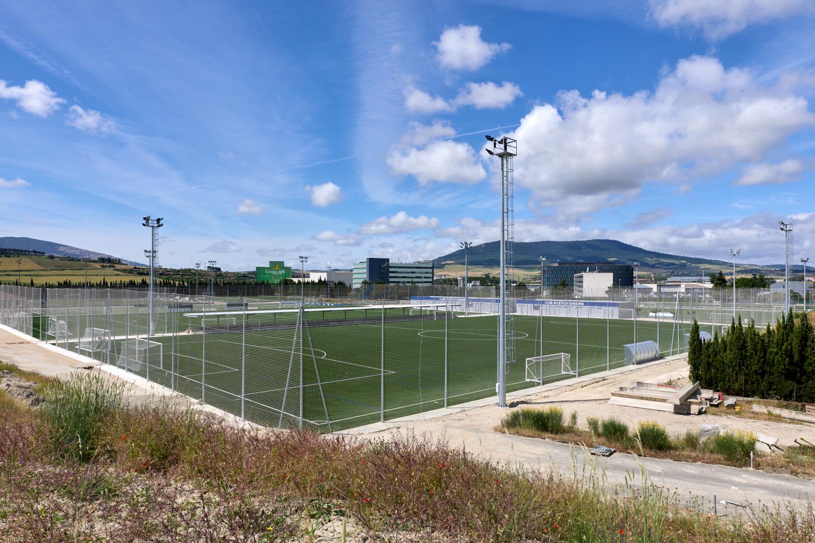 Nuevos campos de hierba sintética en Tajonar