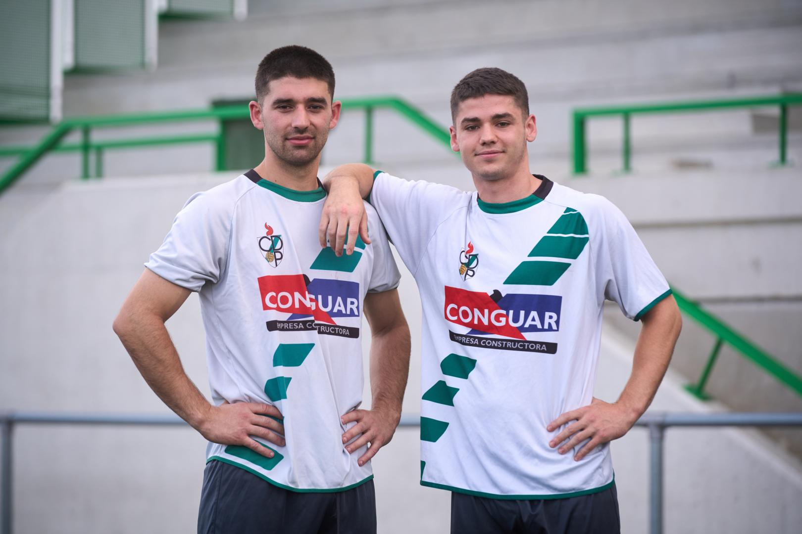 Los hermanos Aritz e Iker Gil Etxabarri comparten vestuario en el Pamplona
