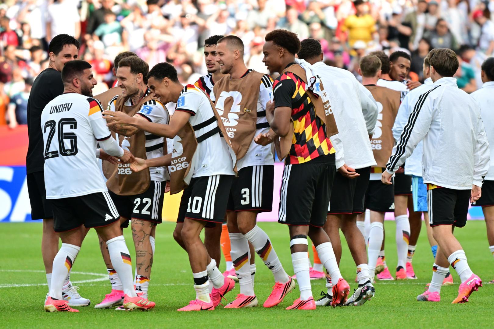 Los jugadores de la selección alemana felicitan a Undav, autor de los dos goles ante Costa de Marfil