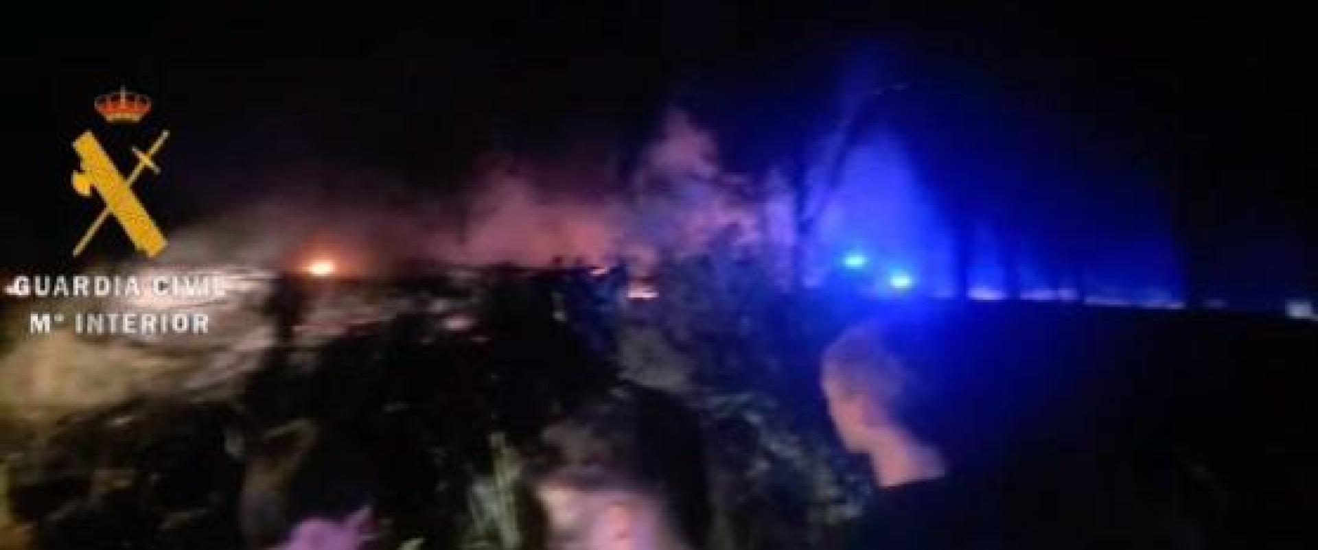 Vídeo del incendio que ha obligado a desalojar a 80 personas en Lerin