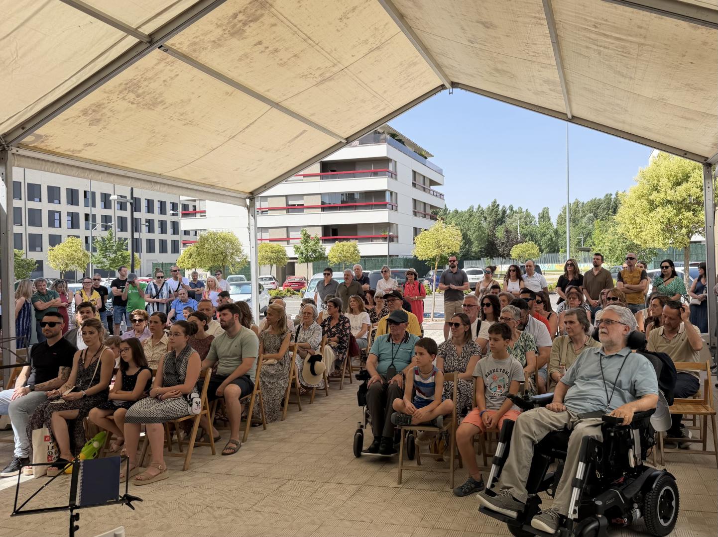 Momento de la inauguración de la nueva sede de la Asociación Navarra de ELA, en Mutiva.