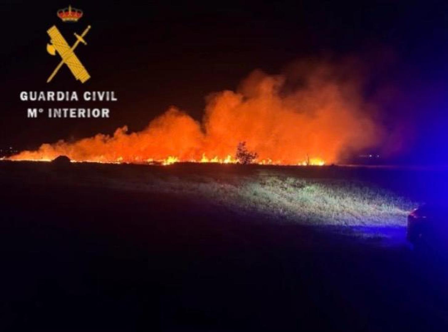 Incendio de vegetación en Mendavia