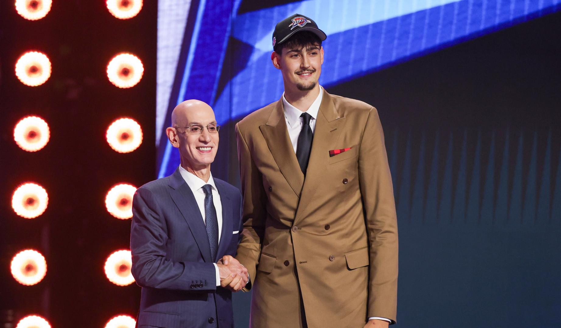 Los Oklahoma City Thunder eligieron con el número 12 en el draft de la NBA al español Aday Mara