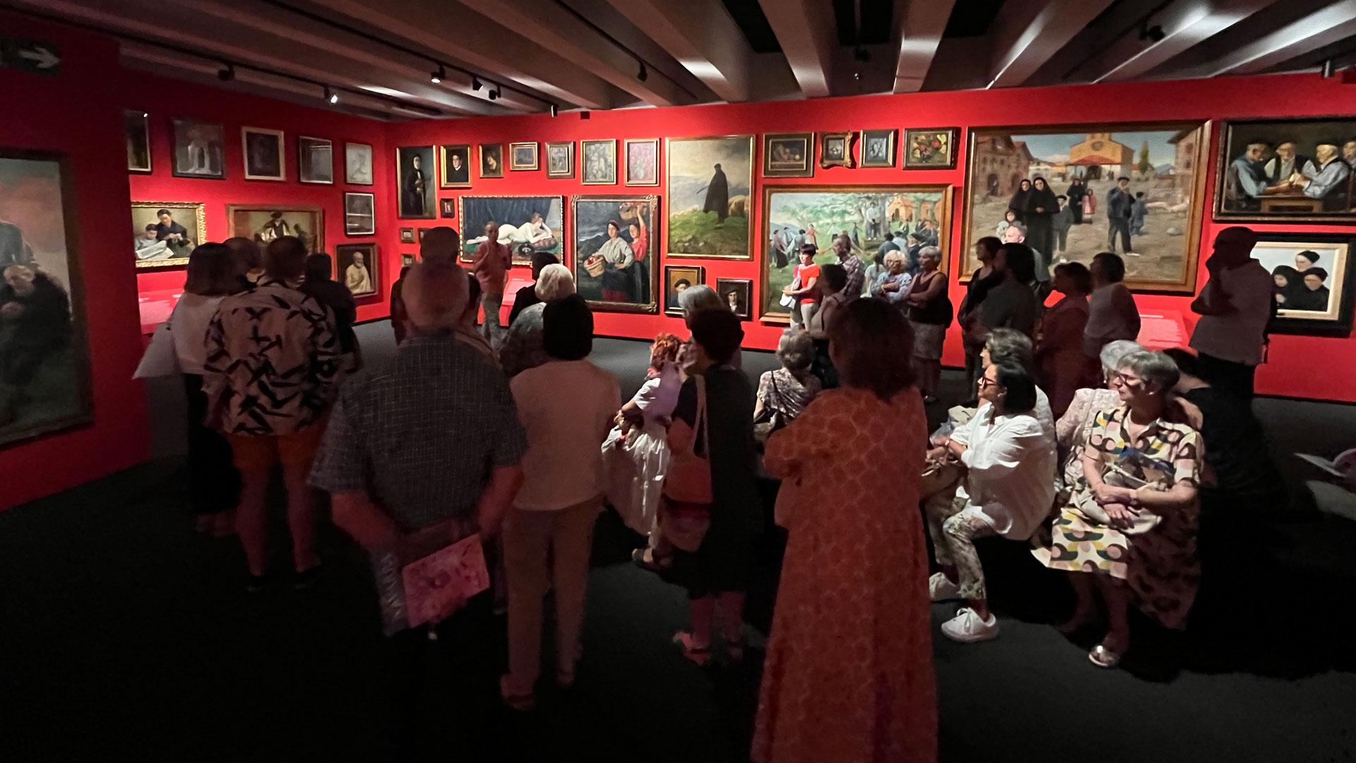Participantes en la visita guiada a la Colección Ciga organizada por la revista Conocer Navarra celebrada este jueves