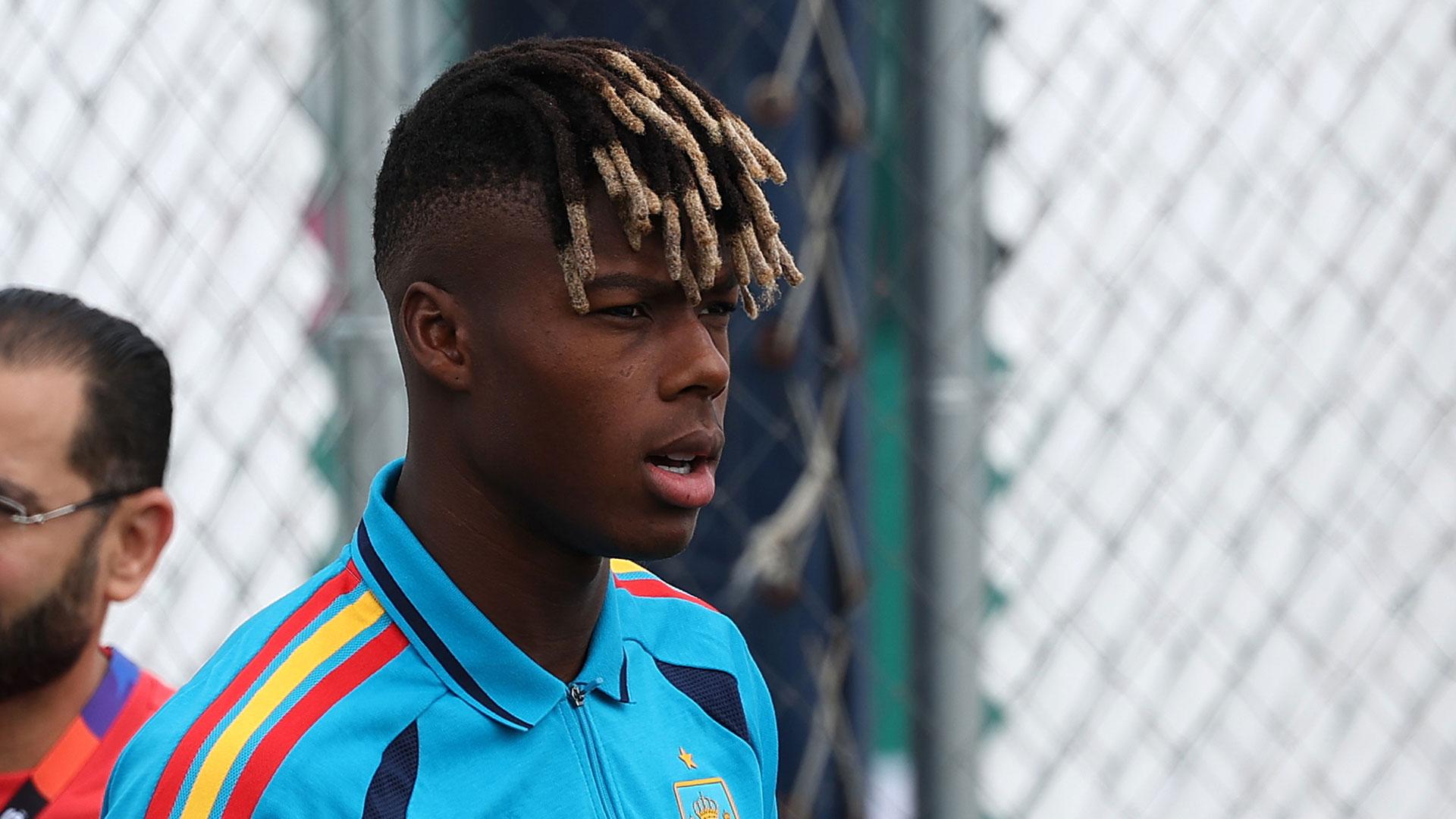 El delantero de la selección española de fútbol Nico Williams, en zona mixta antes del entrenamiento