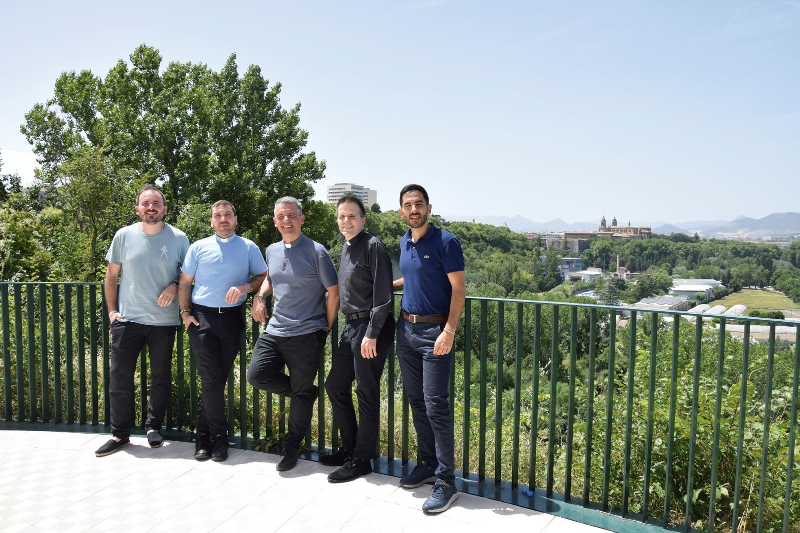 Desde la izquierda, Miguel Arrieta Eguren, Manu Torralba Lizasoáin, David Gutiérrez Setas, Ion Díaz Elduayen y Andoni Gastaminza Gorriti.