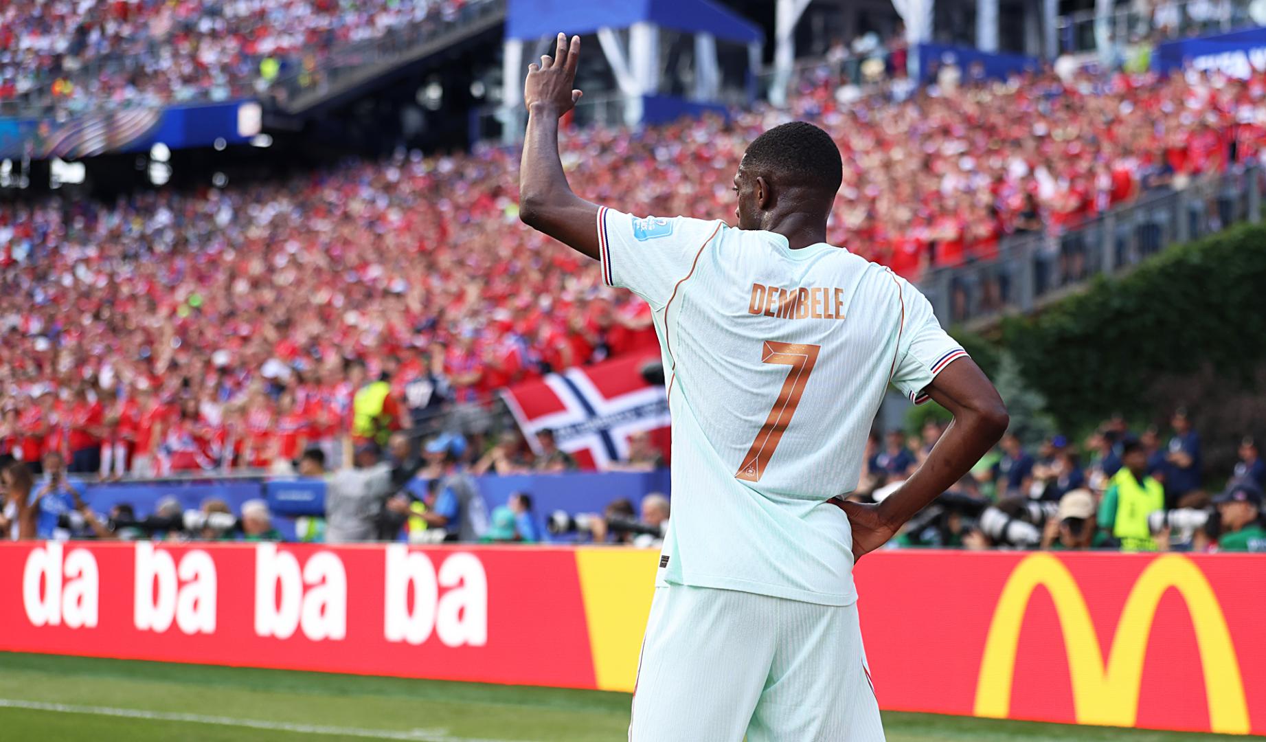 Ousmane Dembélé reacciona tras uno de sus goles a Noruega