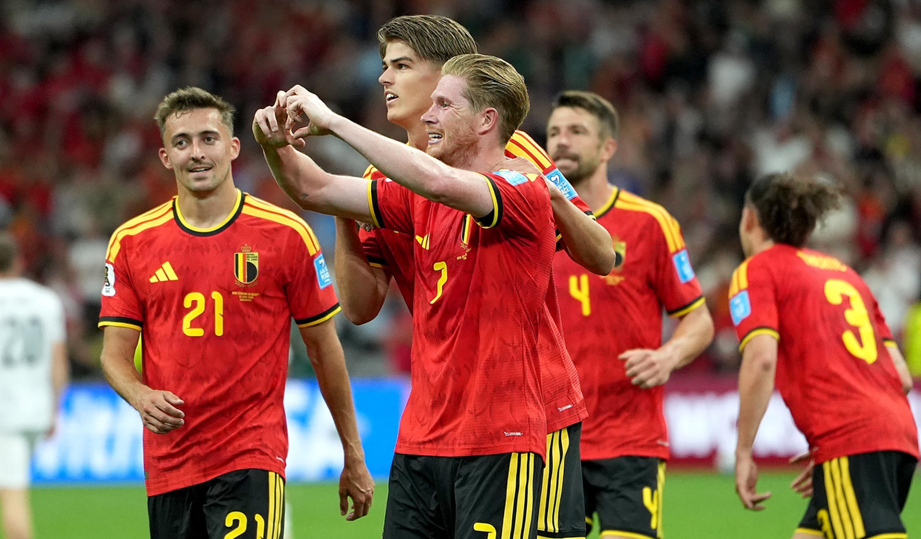 Bélgica golea a Nueva Zelanda para ser primera