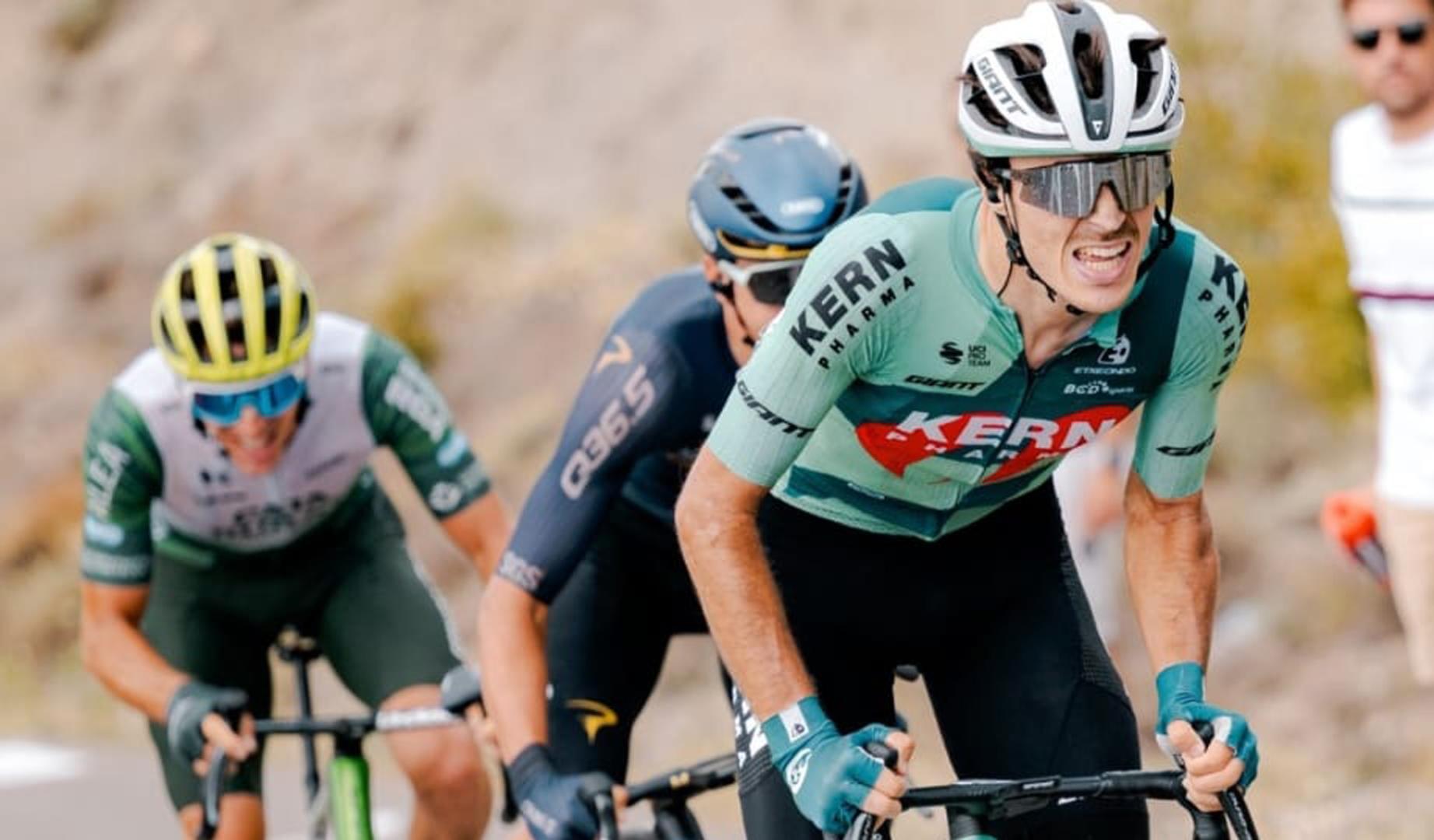 Urko Berrade, del equipo Kern Pharma, durante el campeonato de España que se ha disputado en Sabiñánigo