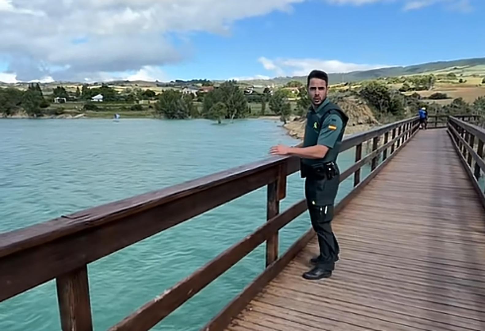 Si no se conoce el lugar, recomiendan evitar los saltos, ya que es imposible saber con certeza la profundidad del agua o si existen obstáculos ocultos