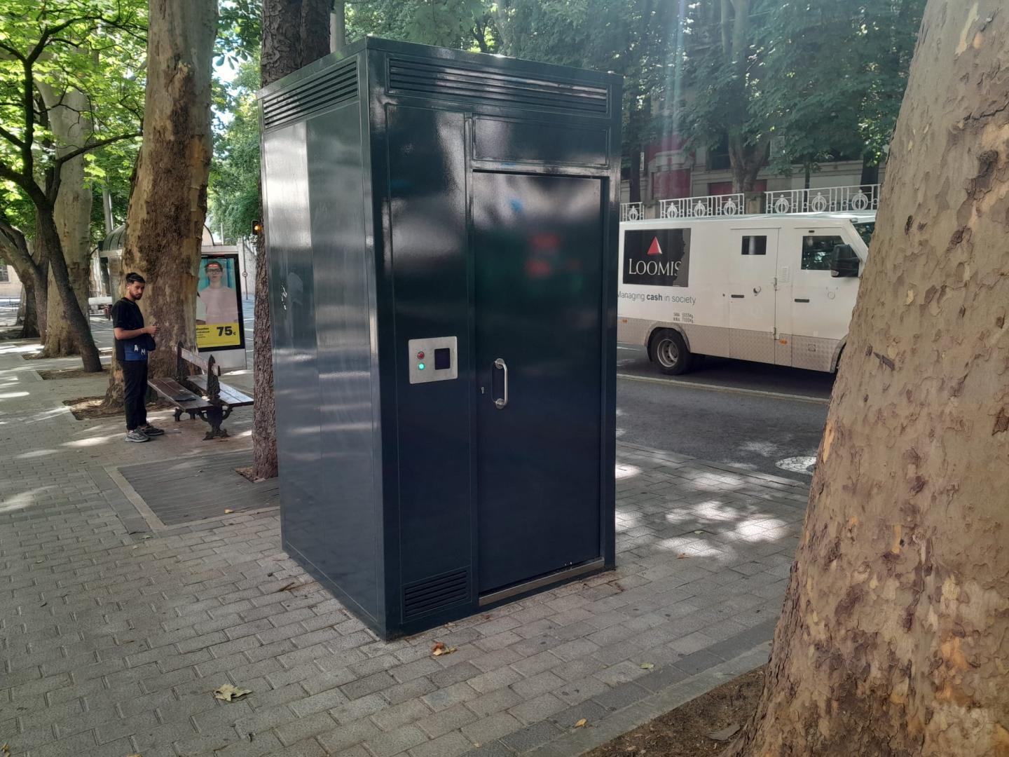 Uno de los baños, situado en la cuesta de Labrit de Pamplona.
