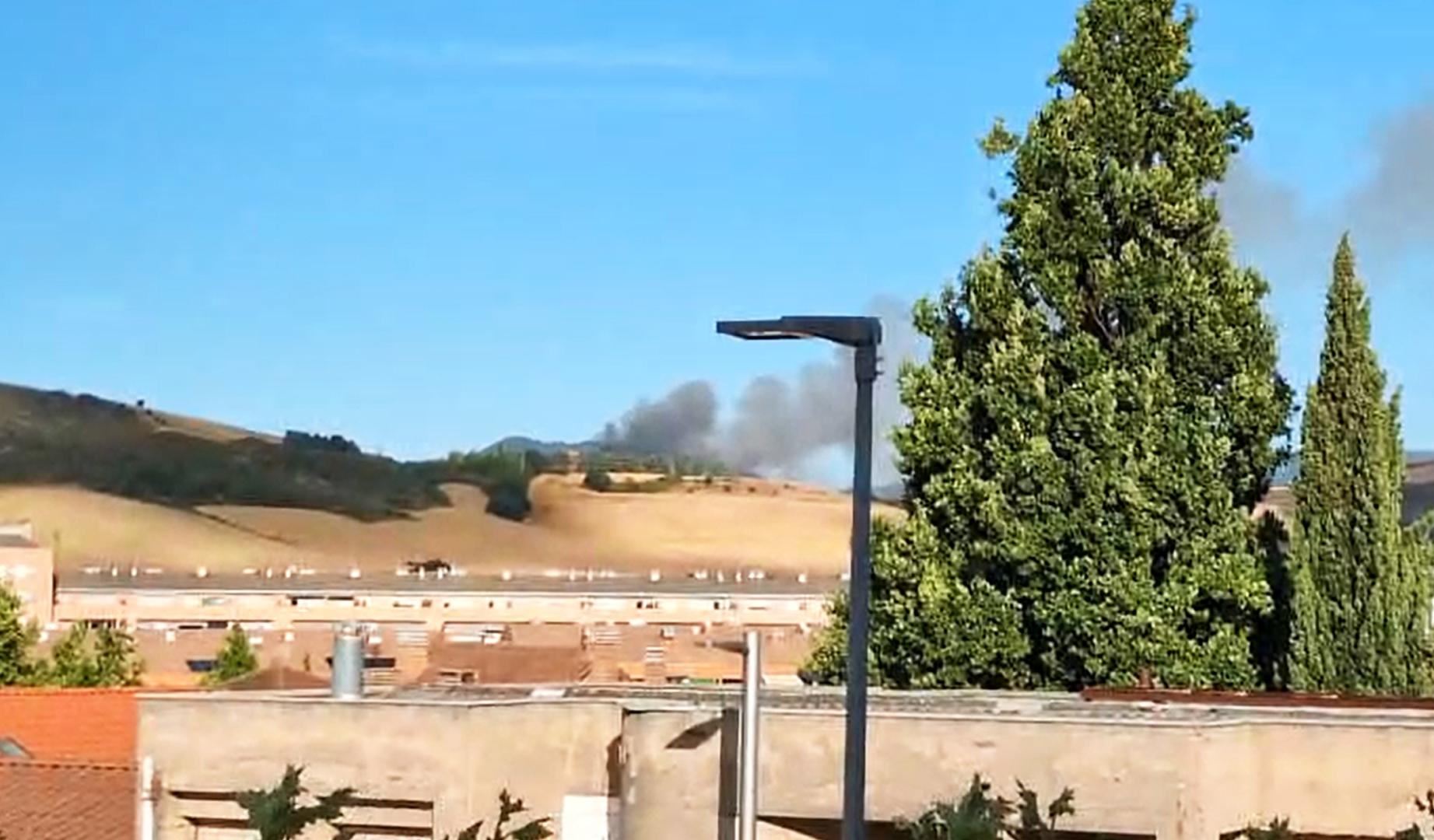 Vista del incendio de Badostáin desde Mutilva