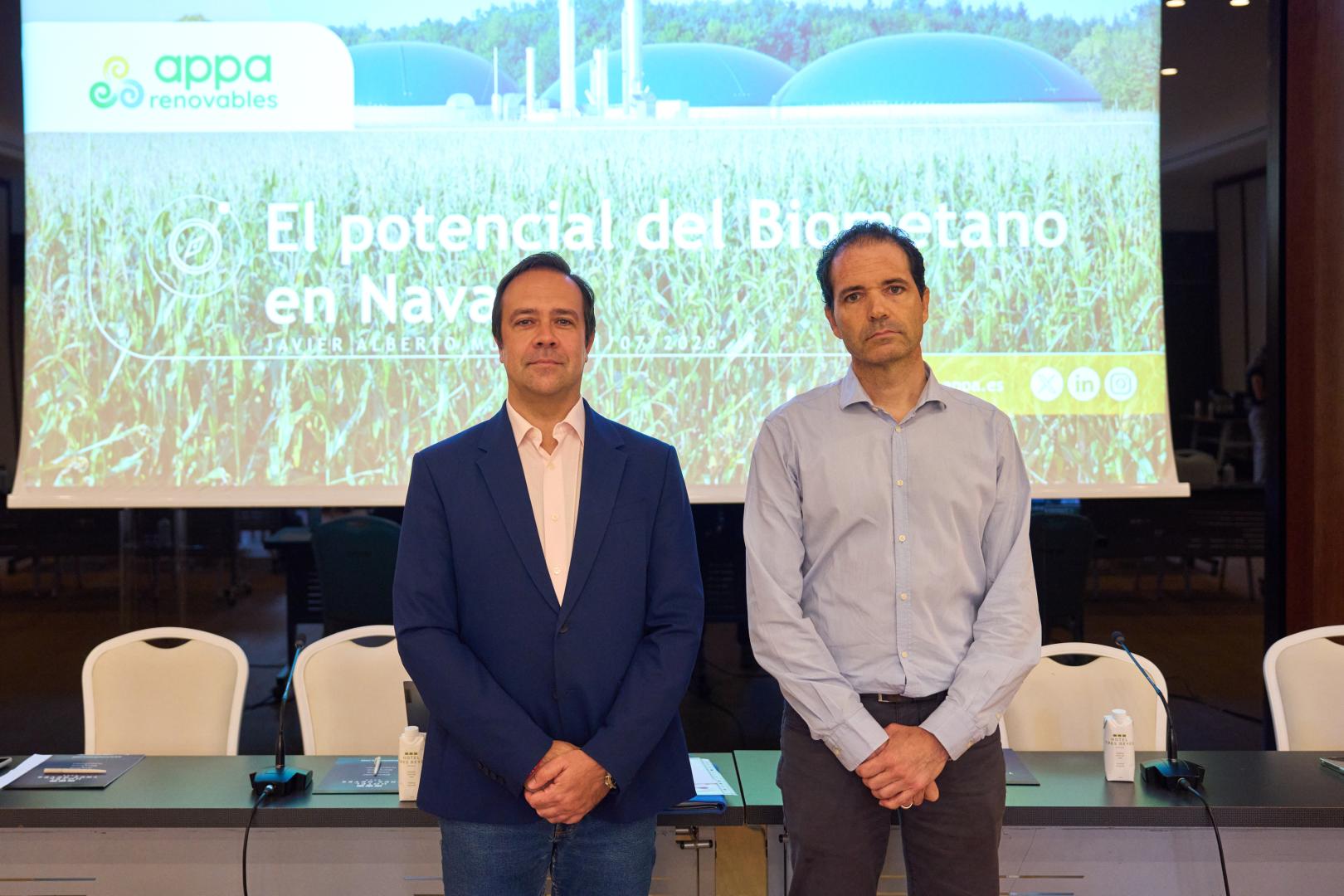 Desde la izquierda: Javier Muñoz y Enrique Aymerich, los dos ponentes de la jornada sobre biometano