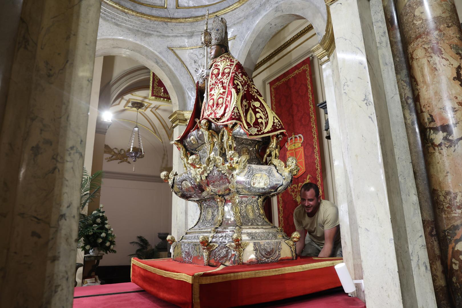 A: EDUARDO BUXENS F: 01 JULIO 2026 L: PAMPLONA , SAN LORENZO T: SUPERVISIÓN Y AJUSTE DEL SISTEMA DE MOVILIDAD DE LA PLATAFORMA DE LA IMAGEN DE SAN FERMÍN PARA LA PROCESIÓN DEL DÍA 7