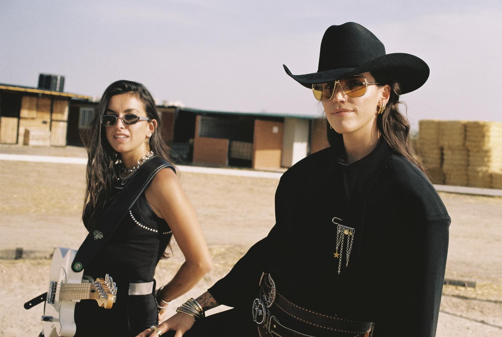 Ana Legazpi González y Carolina Moyano García fundaron en 2020 el dúo musical Marlena